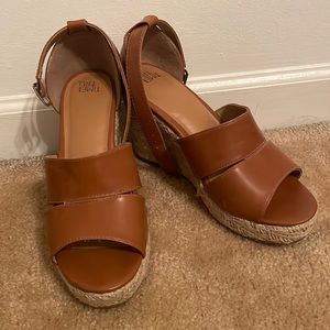 Women’s Size 8.5 Brown/Beige Wedges
